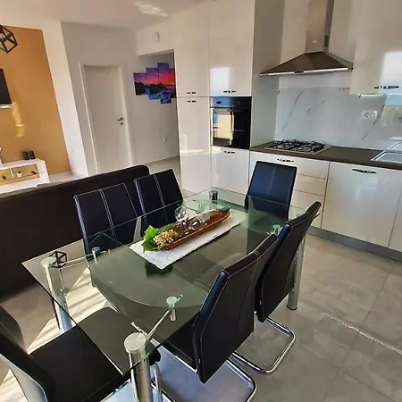 Apartment Zorica *